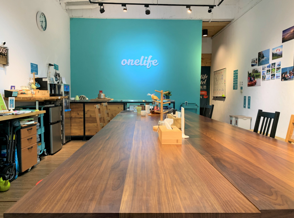 【南投住宿】魚樂魚池 背包客棧 ￭ 魚光窯烤 手作麵包 x 包含免費早餐、鄰近日月潭║南投青年旅館推薦、南投背包客棧推薦、日月潭伴手禮推薦