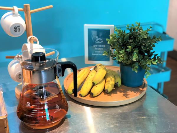 【南投住宿】魚樂魚池 背包客棧 ￭ 魚光窯烤 手作麵包 x 包含免費早餐、鄰近日月潭║南投青年旅館推薦、南投背包客棧推薦、日月潭伴手禮推薦