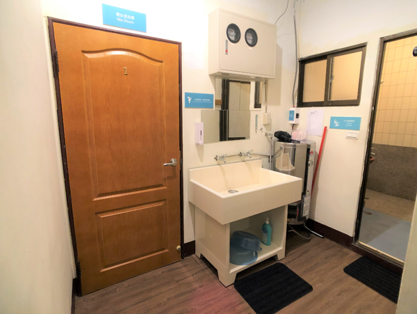 【南投住宿】魚樂魚池 背包客棧 ￭ 魚光窯烤 手作麵包 x 包含免費早餐、鄰近日月潭║南投青年旅館推薦、南投背包客棧推薦、日月潭伴手禮推薦