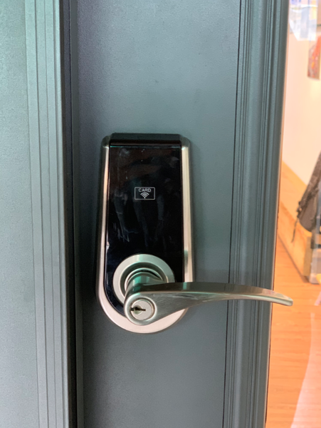 【南投住宿】魚樂魚池 背包客棧 ￭ 魚光窯烤 手作麵包 x 包含免費早餐、鄰近日月潭║南投青年旅館推薦、南投背包客棧推薦、日月潭伴手禮推薦