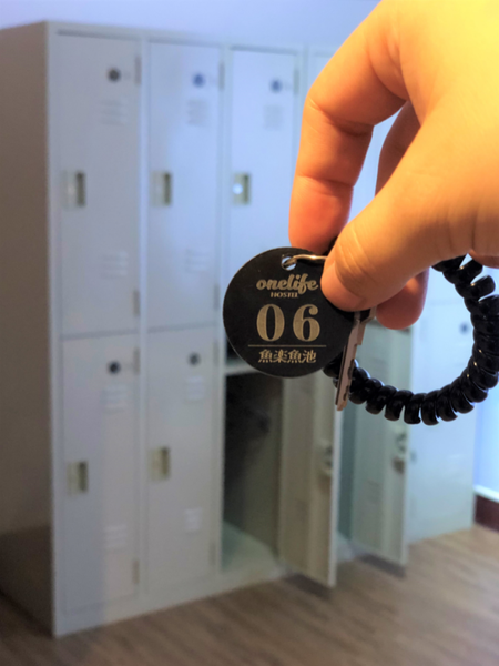 【南投住宿】魚樂魚池 背包客棧 ￭ 魚光窯烤 手作麵包 x 包含免費早餐、鄰近日月潭║南投青年旅館推薦、南投背包客棧推薦、日月潭伴手禮推薦