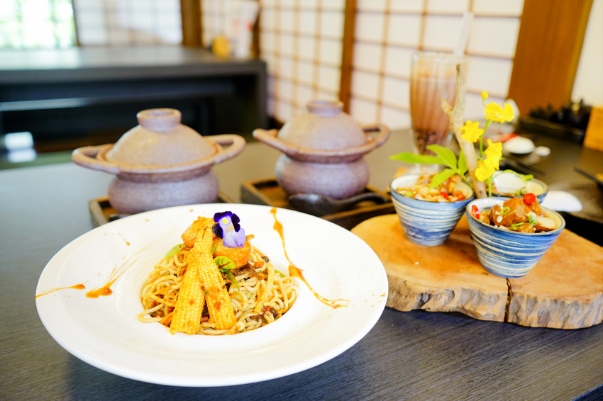 桃園｜青沐煮雨 人文茶館 (桃園77藝文町) 桃園火車站美食，在日式宿舍裡品嘗港式茶點