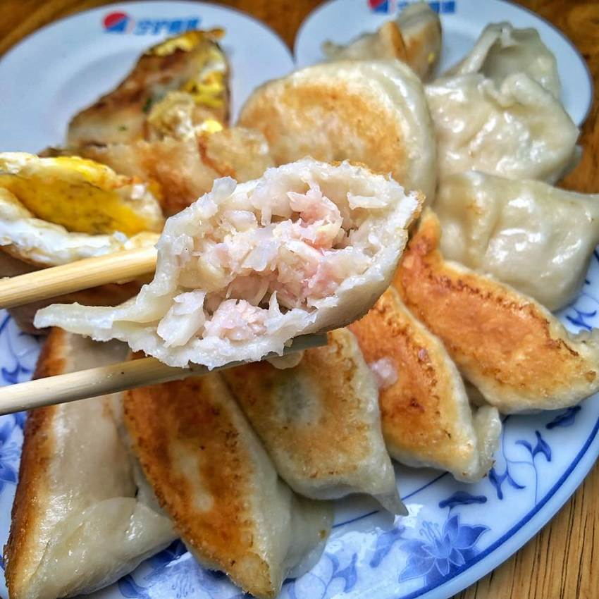 傳統北方眷村古早味【張記早餐店】飄香在地40年 每日現做蔥油餅香酥脆 生意強強滾 | 小白只饗ㄔ美食