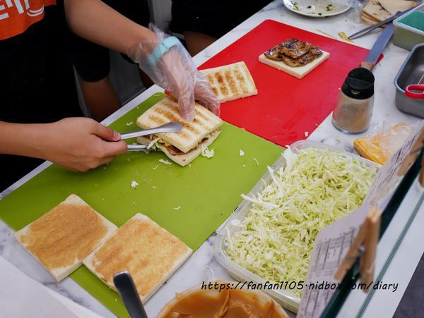 【板橋肉蛋吐司 薯泥三明治】夾到肉薯泥肉蛋三明治 #肉蛋吐司 #薯泥三明治 #三明治 (2).JPG