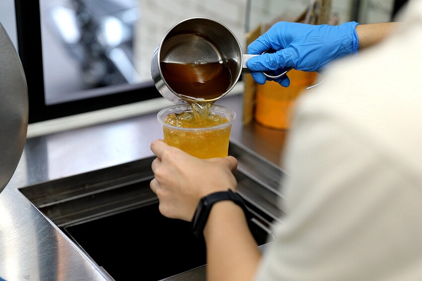 綠豆控喝起來！真材實料 採用崙背鮮乳 綿密滑順的綠豆沙牛奶 濃郁香醇超對味