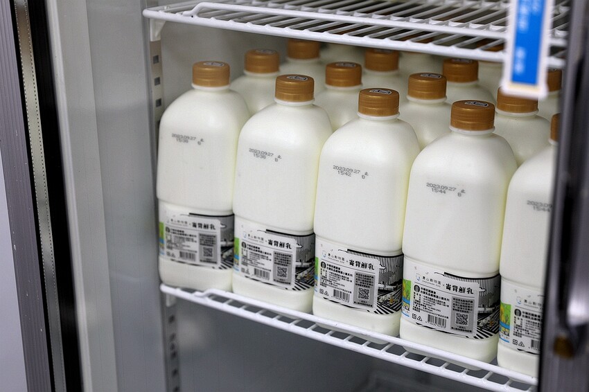 綠豆控喝起來！真材實料 採用崙背鮮乳 綿密滑順的綠豆沙牛奶 濃郁香醇超對味