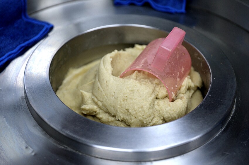 綠豆控喝起來！真材實料 採用崙背鮮乳 綿密滑順的綠豆沙牛奶 濃郁香醇超對味