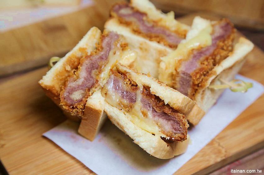 夯胖日式炭烤吐司-台南總店~台南宵夜不是只有牛肉湯!宵夜吃炸牛排、炸蝦口味的碳烤吐司正夯! - 台南好Food遊
