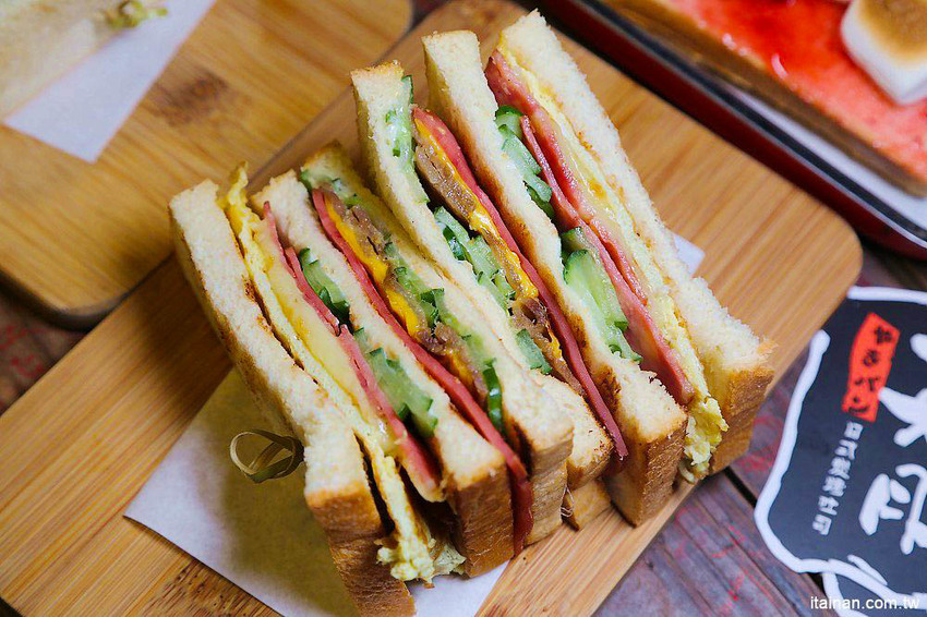 夯胖日式炭烤吐司-台南總店~台南宵夜不是只有牛肉湯!宵夜吃炸牛排、炸蝦口味的碳烤吐司正夯! - 台南好Food遊