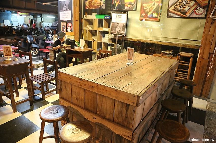 夯胖日式炭烤吐司-台南總店~台南宵夜不是只有牛肉湯!宵夜吃炸牛排、炸蝦口味的碳烤吐司正夯! - 台南好Food遊