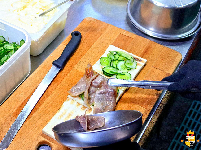 台南炭烤吐司專賣店／使用木炭現點現烤／全台首創獨家新口味／嚴選食材當天備料製作／全台南最多口味／深夜食堂宵夜新選擇