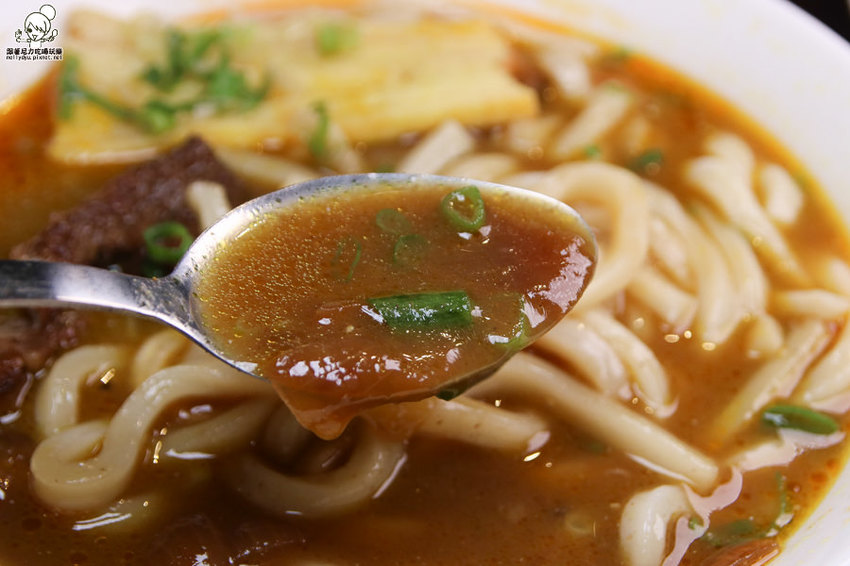 獨家特製風味之鋒勝 豚王豬排亭,必吃 打狗町炸豬排、鋒勝老兵咖哩、鮮味炸海老 - 跟著尼力吃喝玩樂&親子生活