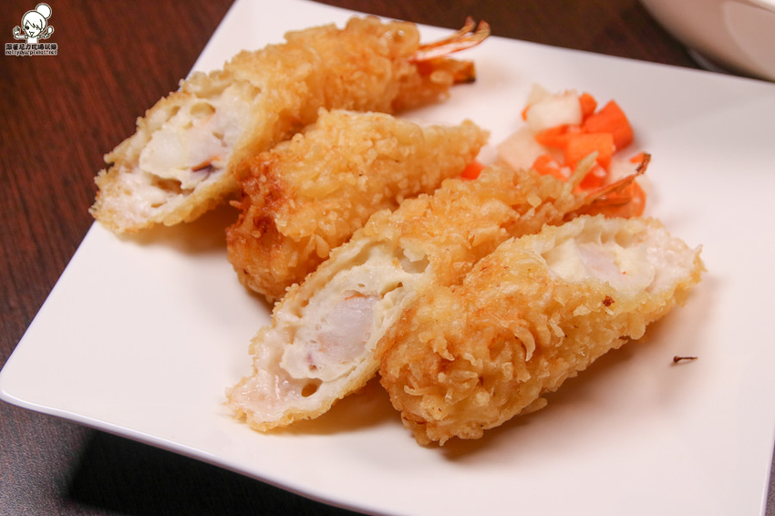 獨家特製風味之鋒勝 豚王豬排亭,必吃 打狗町炸豬排、鋒勝老兵咖哩、鮮味炸海老 - 跟著尼力吃喝玩樂&親子生活