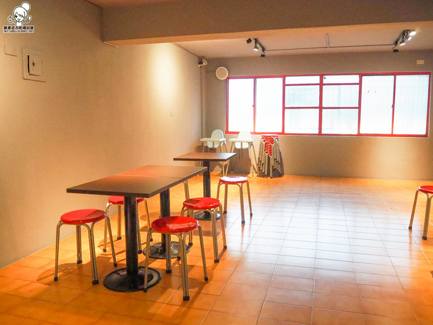 獨家特製風味之鋒勝 豚王豬排亭,必吃 打狗町炸豬排、鋒勝老兵咖哩、鮮味炸海老 - 跟著尼力吃喝玩樂&親子生活