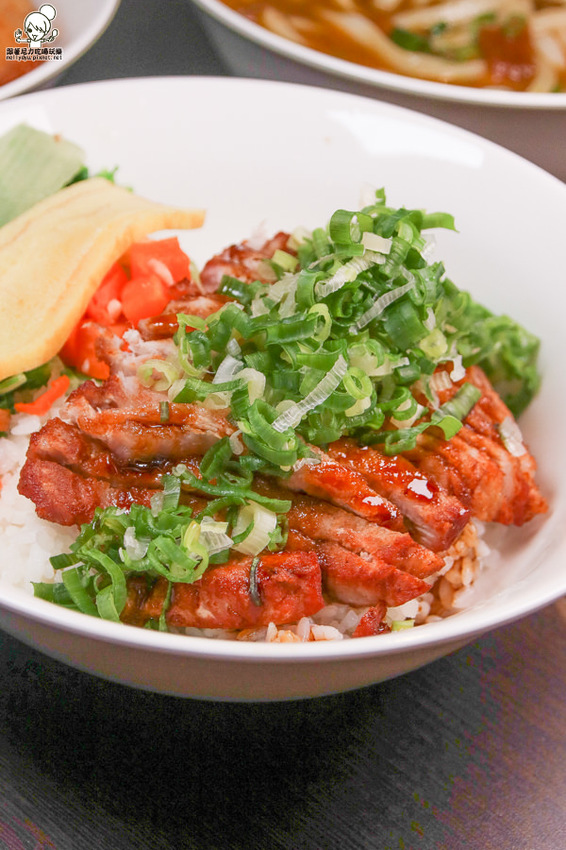 獨家特製風味之鋒勝 豚王豬排亭,必吃 打狗町炸豬排、鋒勝老兵咖哩、鮮味炸海老 - 跟著尼力吃喝玩樂&親子生活