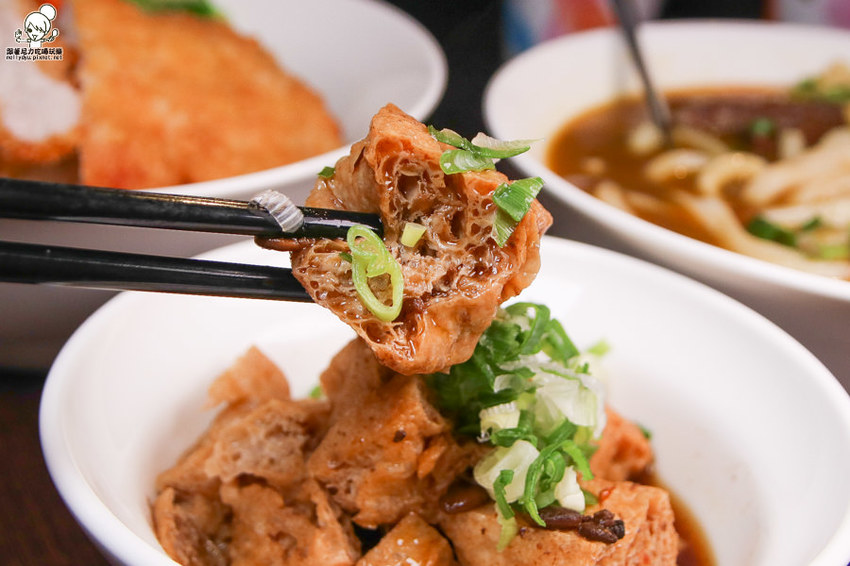 獨家特製風味之鋒勝 豚王豬排亭,必吃 打狗町炸豬排、鋒勝老兵咖哩、鮮味炸海老 - 跟著尼力吃喝玩樂&親子生活