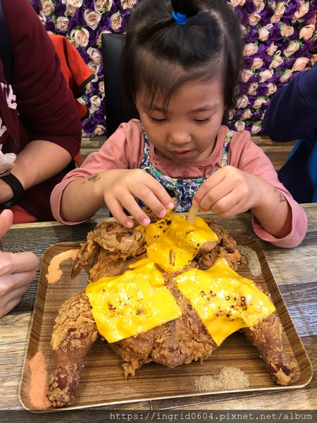 老司鷄炸全雞專賣店 第一次吃到超酷超適合打卡的炙燒起司"炸全雞"