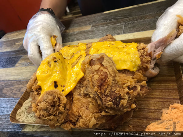 老司鷄炸全雞專賣店 第一次吃到超酷超適合打卡的炙燒起司"炸全雞"