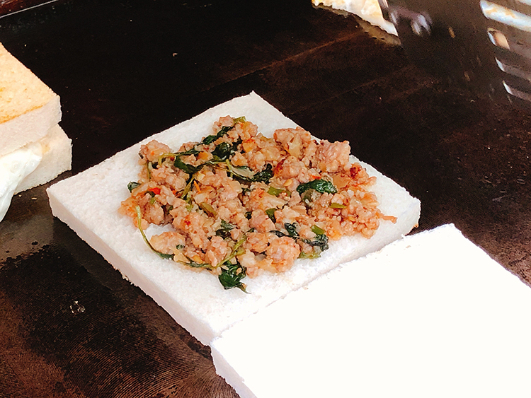 Chance Toast, 牽絲吐司,忠孝新生美食,華山美食,熱壓三明治,炭烤三明治,鐵板三明治,烤麻糬,碳烤烤三明治,阿姊ㄟ店碳烤三明治