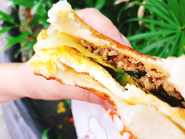 Chance Toast, 牽絲吐司,忠孝新生美食,華山美食,阜杭豆漿,市民大道美食,北科大,忠孝國小,炭烤吐司,熱壓吐司,阿姐碳炭烤三明治