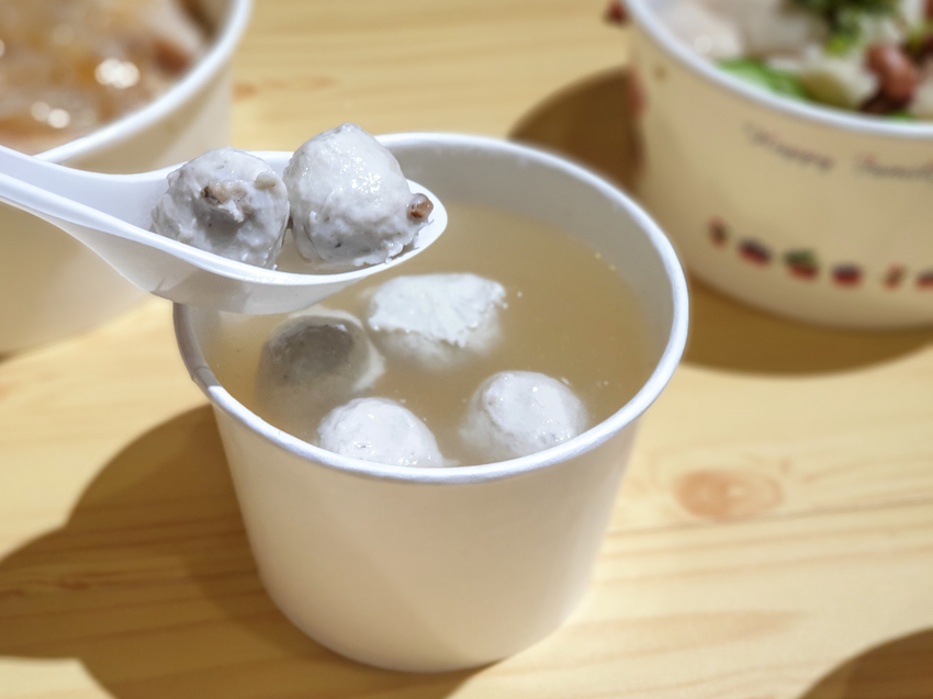 高雄美食||虎爺雞飯-夏天來份海南雞與口水雞飯，雞肉鮮嫩又清爽||左營區、海南雞飯