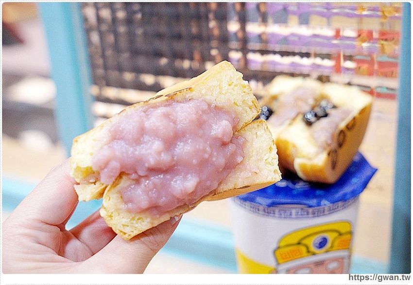 桃園人氣車輪餅來逢甲~買一送一人潮橫跨三店面,初一十五還有限定發財餅!