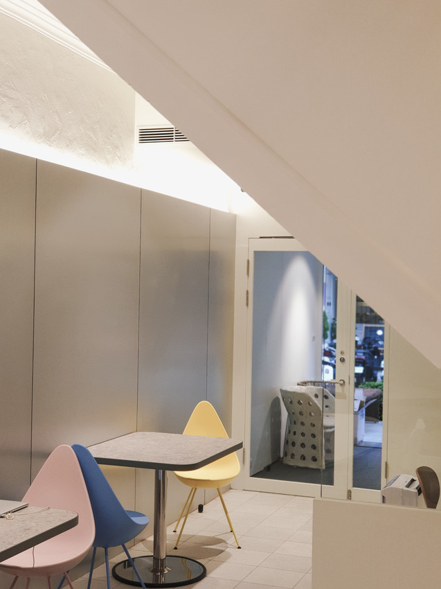 高雄美食||Space Café-﻿設計型的咖啡館，最適合待上整個午後||新興區、不限時咖啡廳