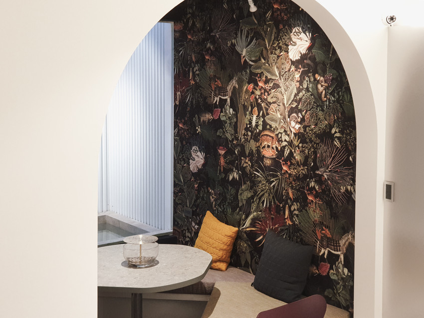 高雄美食||Space Café-﻿設計型的咖啡館，最適合待上整個午後||新興區、不限時咖啡廳