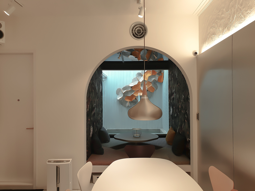 高雄美食||Space Café-﻿設計型的咖啡館，最適合待上整個午後||新興區、不限時咖啡廳