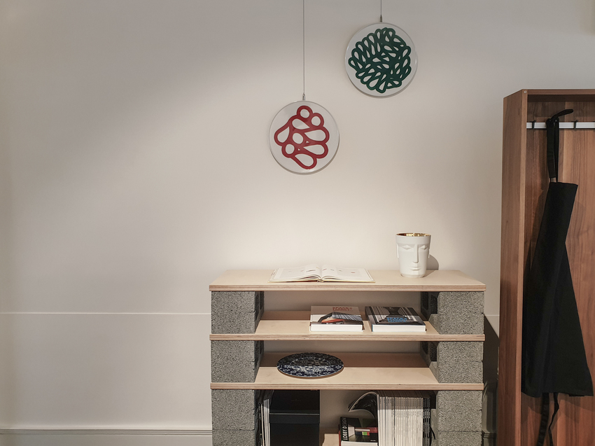 高雄美食||Space Café-﻿設計型的咖啡館，最適合待上整個午後||新興區、不限時咖啡廳