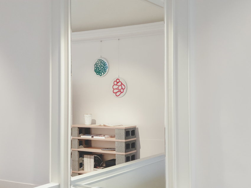 高雄美食||Space Café-﻿設計型的咖啡館，最適合待上整個午後||新興區、不限時咖啡廳