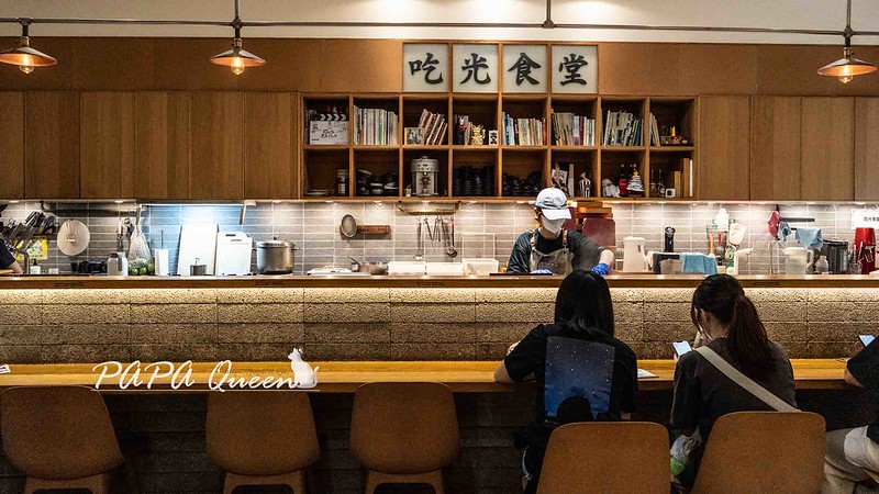 台中美食文青風推薦！復古文青感 吃光食堂，隱藏版電影院超驚喜。