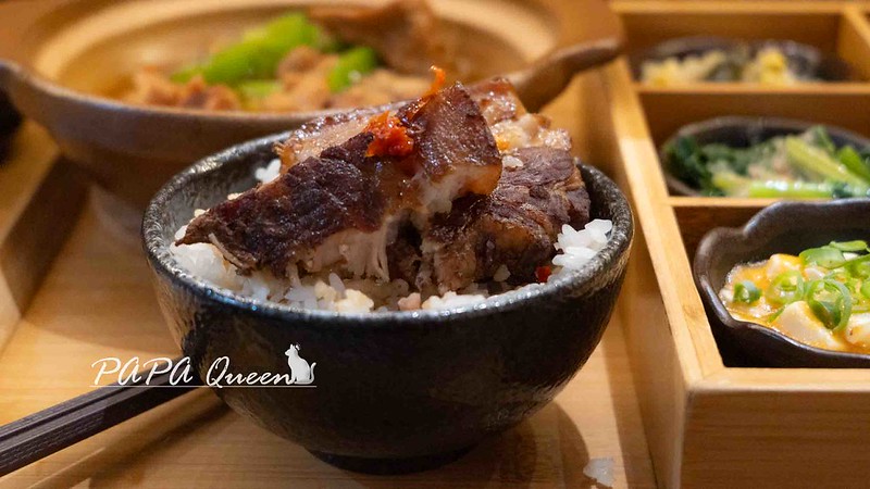 台中美食文青風推薦！復古文青感 吃光食堂，隱藏版電影院超驚喜。