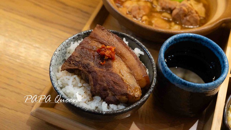 台中美食文青風推薦！復古文青感 吃光食堂，隱藏版電影院超驚喜。