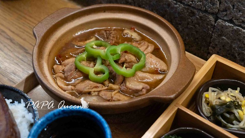 台中美食文青風推薦！復古文青感 吃光食堂，隱藏版電影院超驚喜。