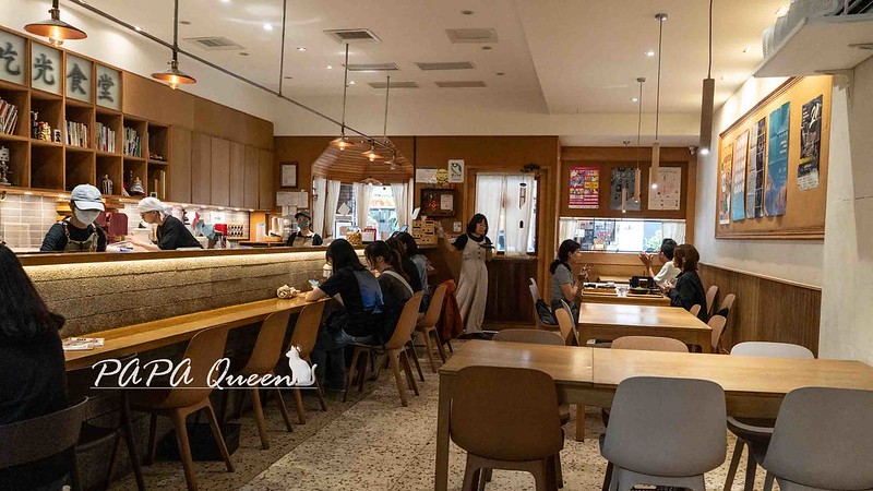 台中美食文青風推薦！復古文青感 吃光食堂，隱藏版電影院超驚喜。