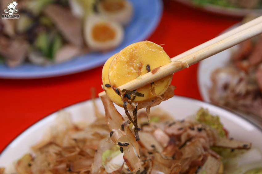 南霸天起家的鮮鹽堂泰式鹽水雞，獨門醬料虜獲老饕味蕾、食材再升級｜必吃冰鮮土公雞 - 跟著尼力吃喝玩樂＆親子生活