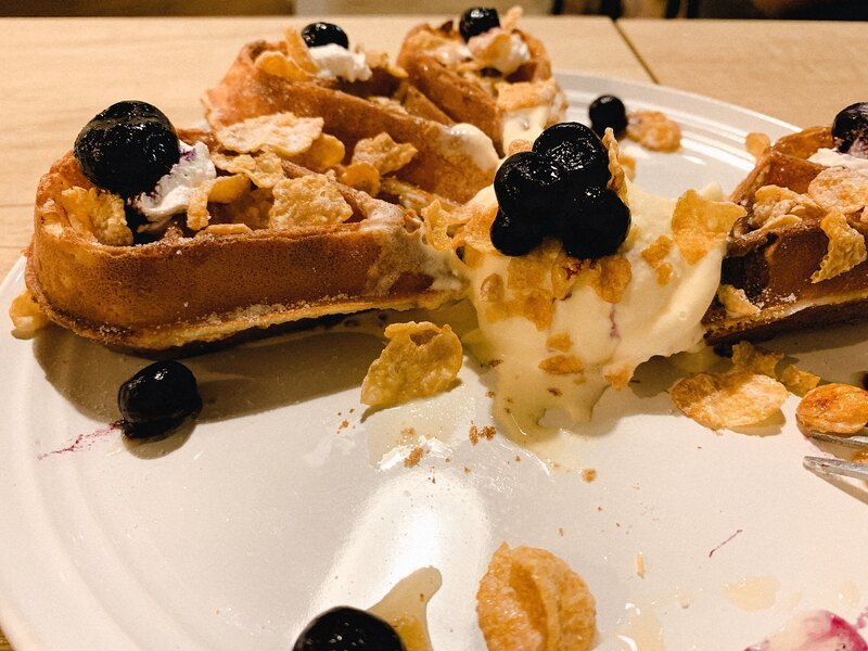 【食記】基隆市-仁愛區║暖日咖啡➽可愛的史奴比拉花