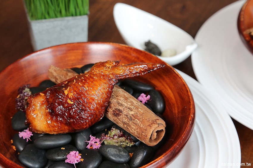 嘉義美食｜酒玥坊無菜單創意料理丨經典粵菜結合西式創意的平價精緻料理！看廚師心情的無菜單料理讓人好驚喜！ - 台南好Food遊