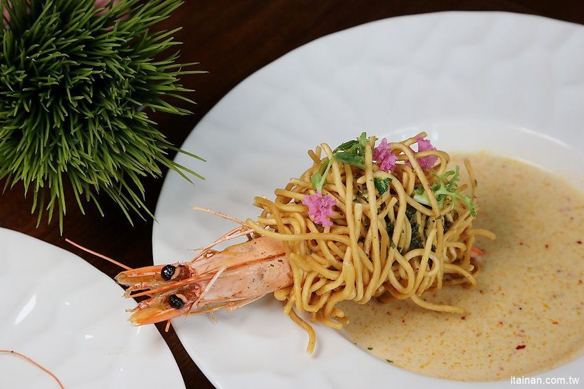 嘉義美食｜酒玥坊無菜單創意料理丨經典粵菜結合西式創意的平價精緻料理！看廚師心情的無菜單料理讓人好驚喜！ - 台南好Food遊