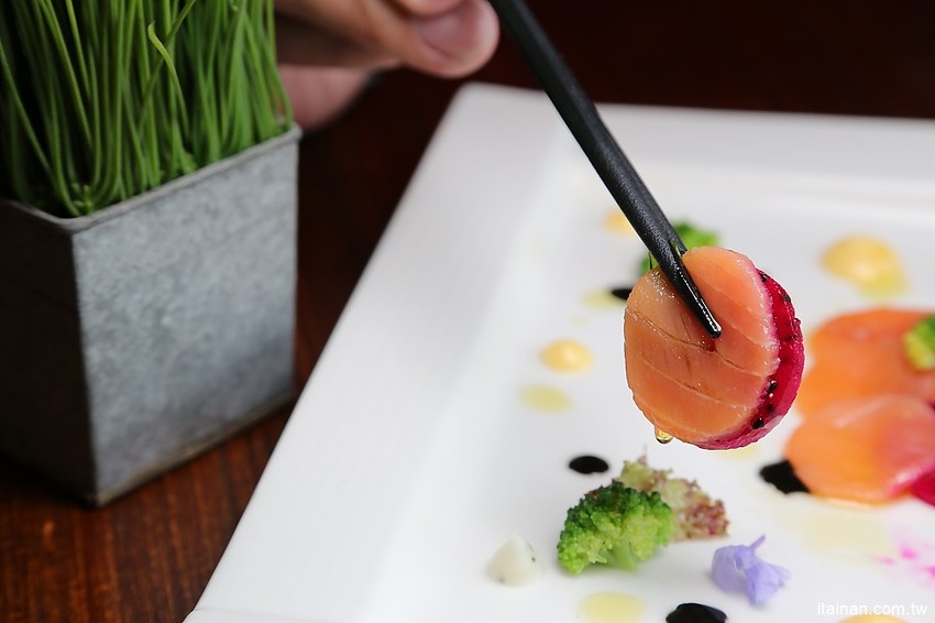 嘉義美食｜酒玥坊無菜單創意料理丨經典粵菜結合西式創意的平價精緻料理！看廚師心情的無菜單料理讓人好驚喜！ - 台南好Food遊