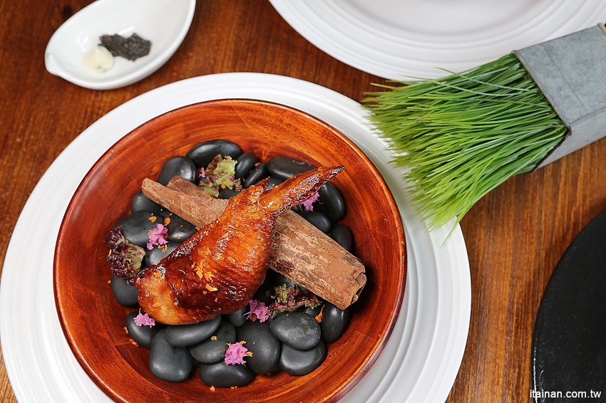 嘉義美食｜酒玥坊無菜單創意料理丨經典粵菜結合西式創意的平價精緻料理！看廚師心情的無菜單料理讓人好驚喜！ - 台南好Food遊