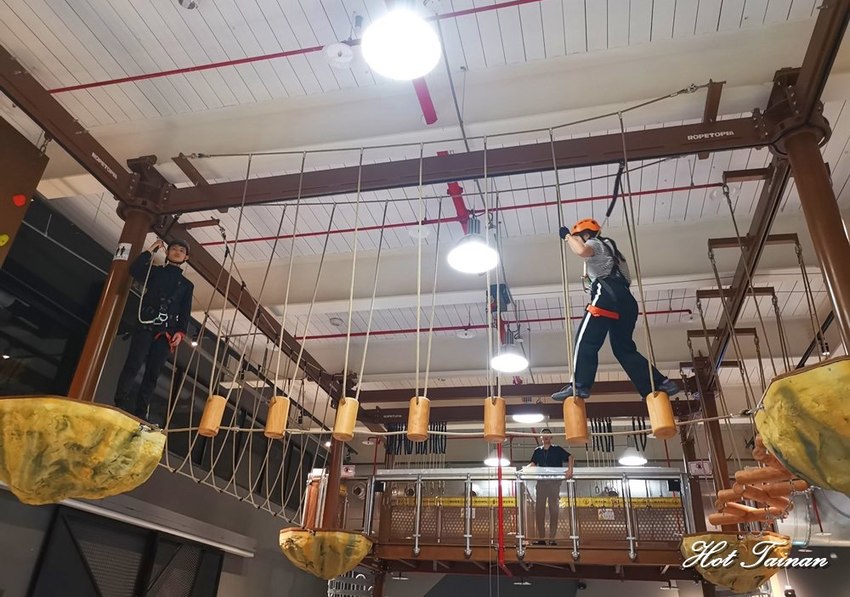 全台最大室內體能挑戰極限空間!澎湖室內景點推薦:Go star星探索 - 熱血玩台南。跳躍新世界