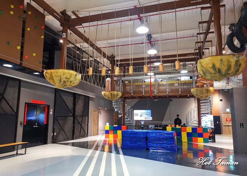 全台最大室內體能挑戰極限空間!澎湖室內景點推薦:Go star星探索 - 熱血玩台南。跳躍新世界