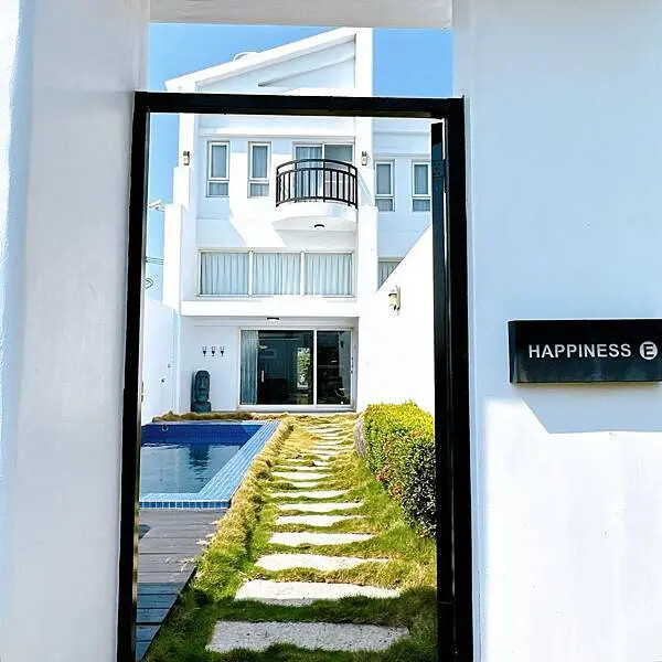 屏東縣車城鄉海生館住宿推薦～暢遊海生館就一起入住海比尼斯Happiness villa，享受白色城堡的浪漫，不再遙不可及～