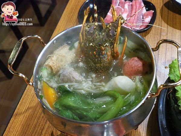 桃園龜山美食-一鍋賞-百元火鍋也有好湯頭，在漂亮的乾燥花店吃小火鍋啦  (邀約) @民宿女王芽月-美食.旅遊.全台趴趴走