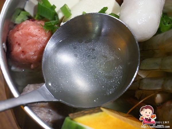 桃園龜山美食-一鍋賞-百元火鍋也有好湯頭，在漂亮的乾燥花店吃小火鍋啦  (邀約) @民宿女王芽月-美食.旅遊.全台趴趴走