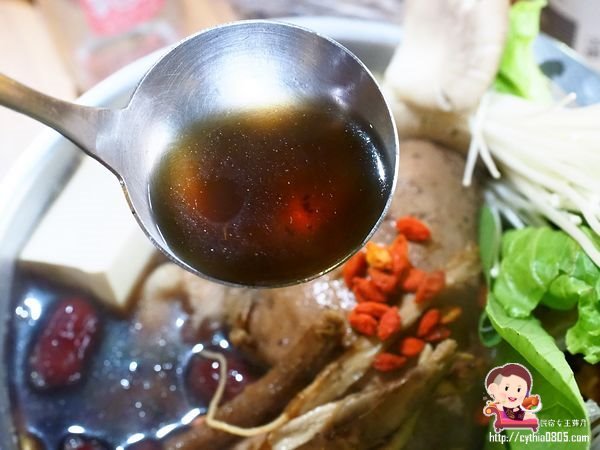 桃園龜山美食-一鍋賞-百元火鍋也有好湯頭，在漂亮的乾燥花店吃小火鍋啦  (邀約) @民宿女王芽月-美食.旅遊.全台趴趴走