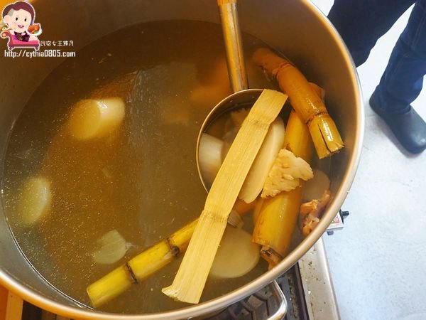 桃園龜山美食-一鍋賞-百元火鍋也有好湯頭，在漂亮的乾燥花店吃小火鍋啦  (邀約) @民宿女王芽月-美食.旅遊.全台趴趴走