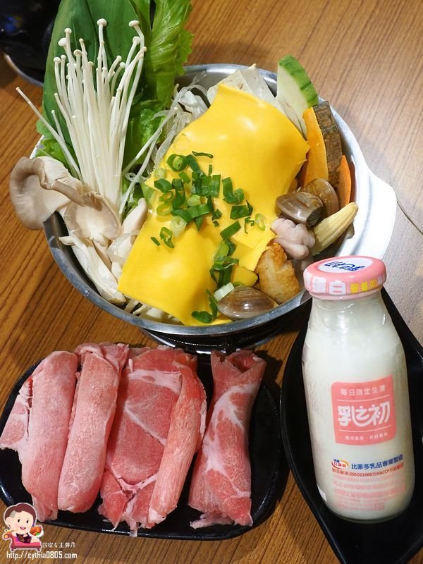 桃園龜山美食-一鍋賞-百元火鍋也有好湯頭，在漂亮的乾燥花店吃小火鍋啦  (邀約) @民宿女王芽月-美食.旅遊.全台趴趴走